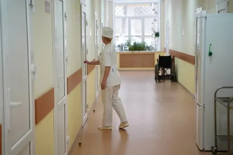 медсестра в коридоре